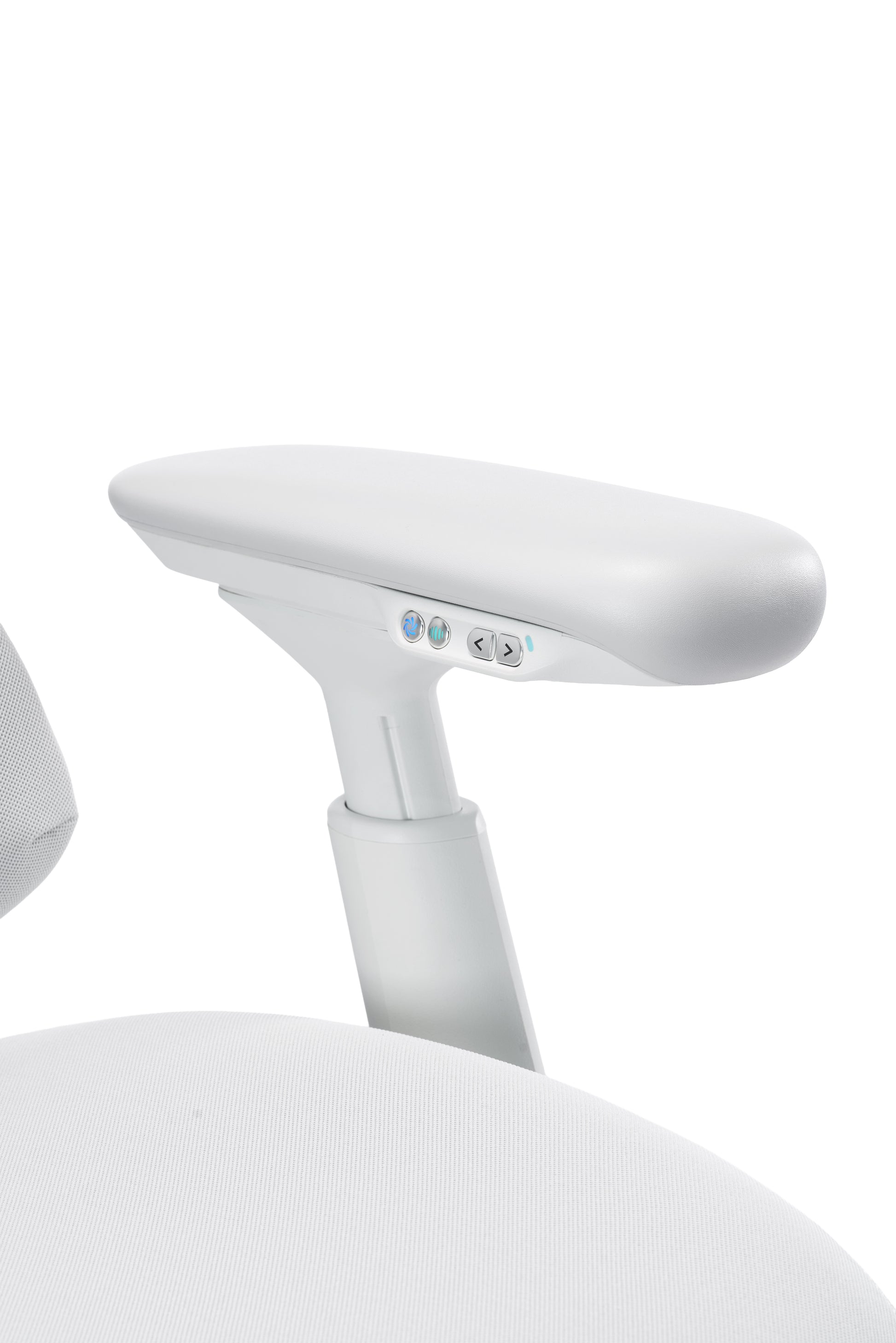 Scaun de birou ergonomic LiberNovo Omni PRO Dynamic alb – detaliu șezut și sistem de răcire